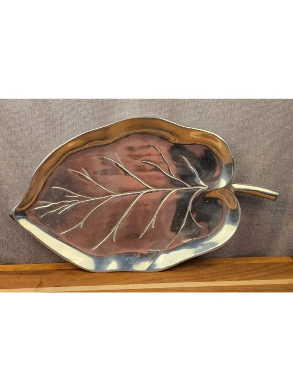 Aluminum Leaf-Shaped Decorative Serving Tray 14.5